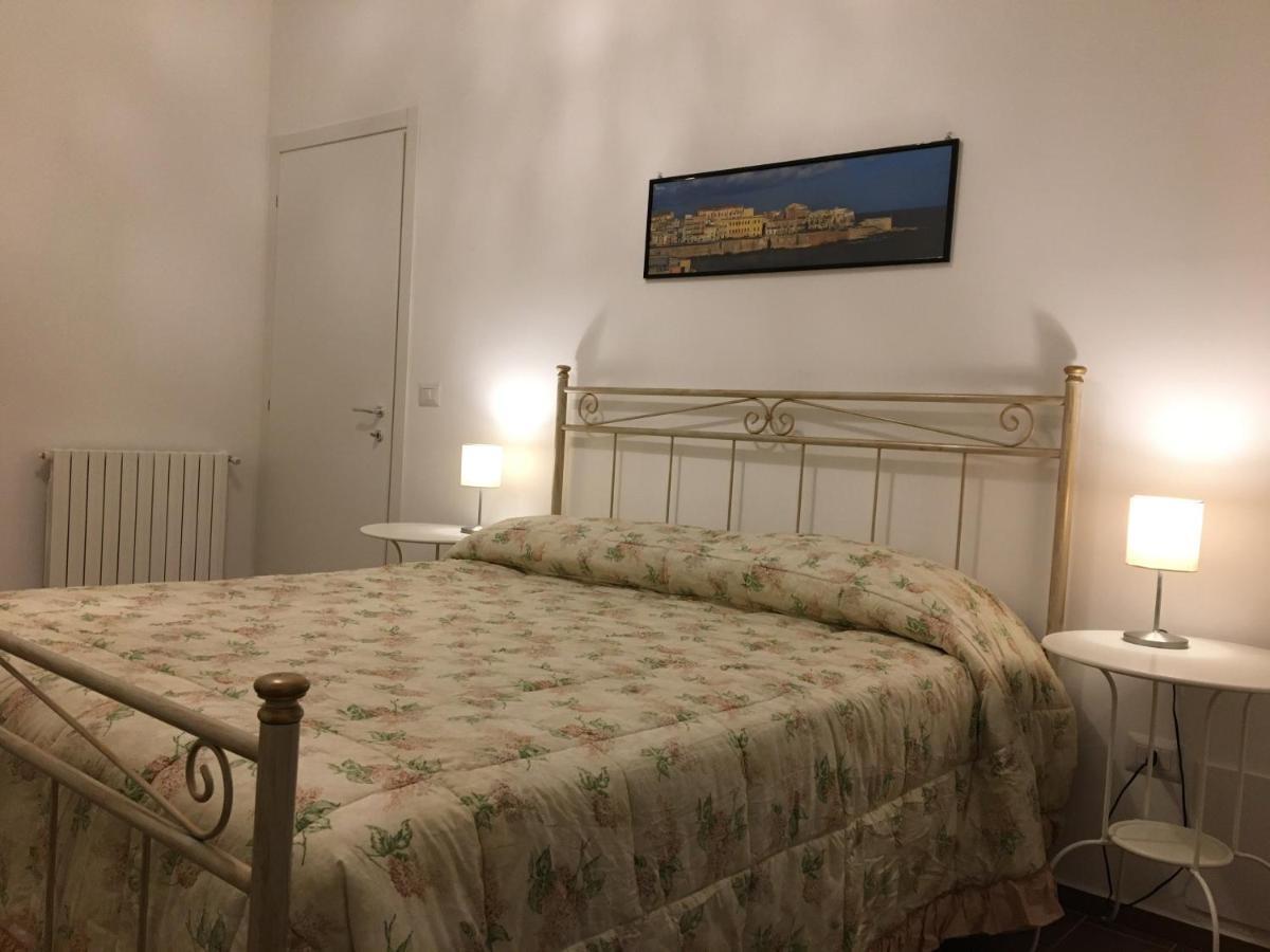 Апартаменты A Casa Di Clara Сиракузы Экстерьер фото